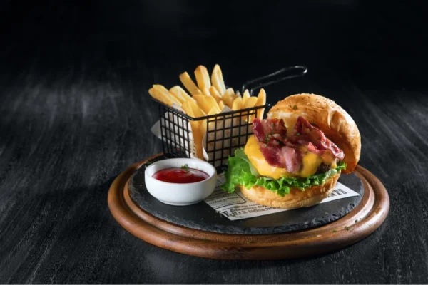 BEEF BURGER WITH BACON